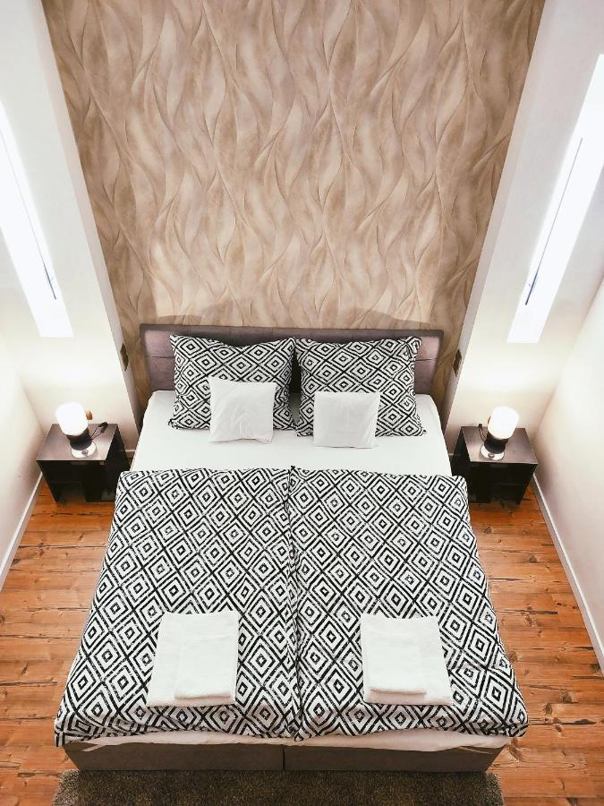 Square 16 Apartman - Absolutely Central Location With Self Check In Szombathely Zewnętrze zdjęcie