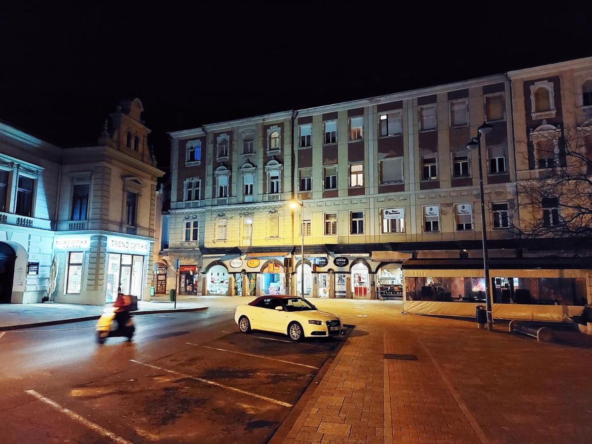 Square 16 Apartman - Absolutely Central Location With Self Check In Szombathely Zewnętrze zdjęcie