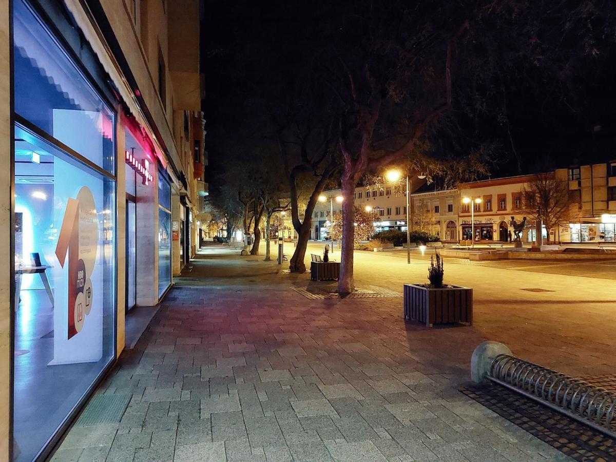 Square 16 Apartman - Absolutely Central Location With Self Check In Szombathely Zewnętrze zdjęcie