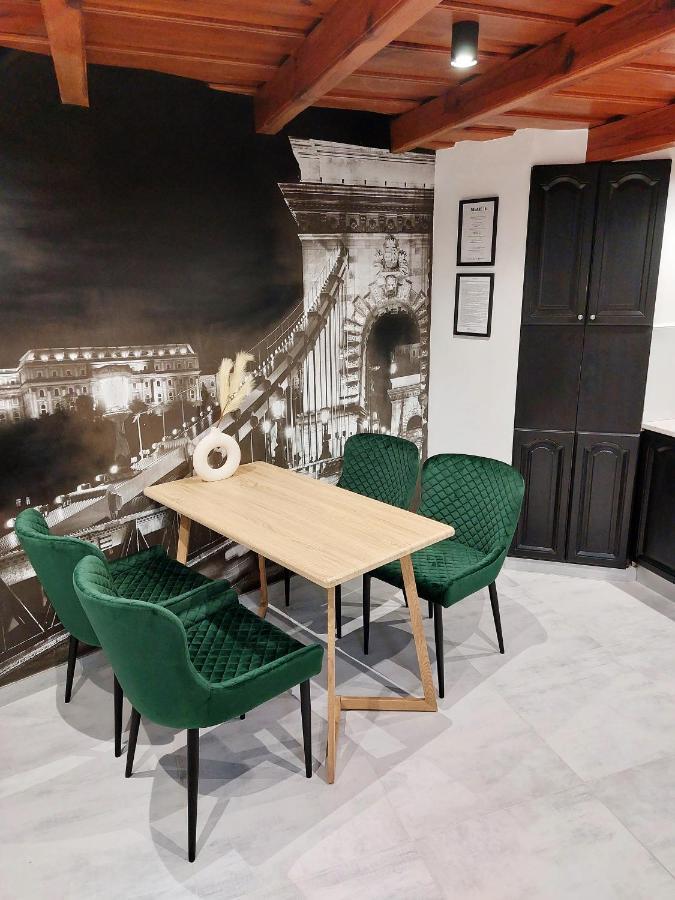 Square 16 Apartman - Absolutely Central Location With Self Check In Szombathely Zewnętrze zdjęcie