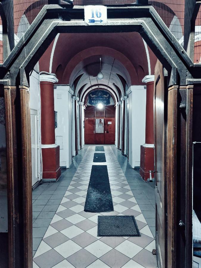 Square 16 Apartman - Absolutely Central Location With Self Check In Szombathely Zewnętrze zdjęcie