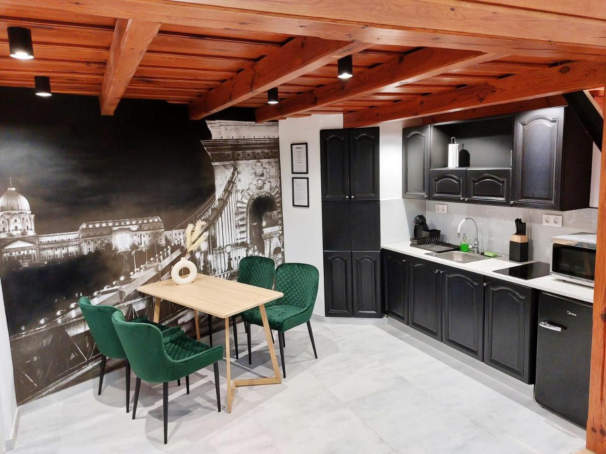 Square 16 Apartman - Absolutely Central Location With Self Check In Szombathely Zewnętrze zdjęcie