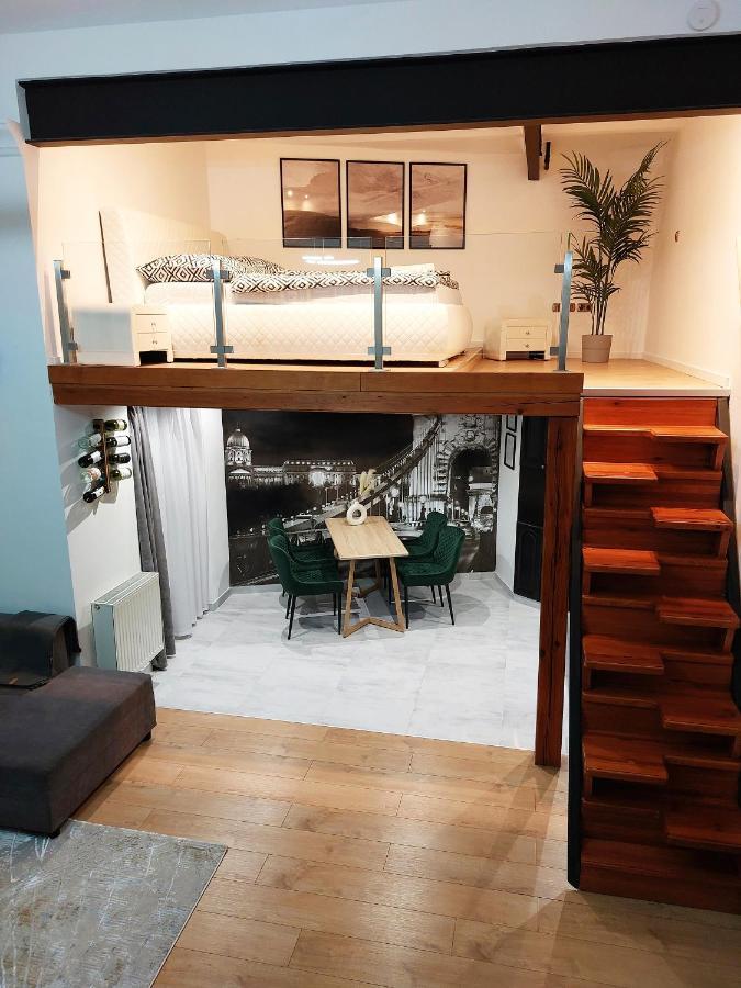 Square 16 Apartman - Absolutely Central Location With Self Check In Szombathely Zewnętrze zdjęcie