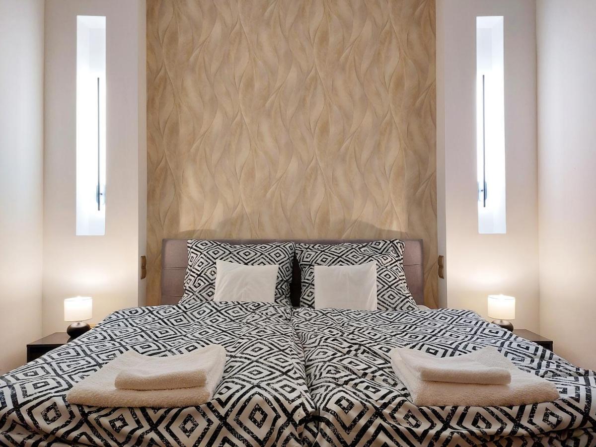 Square 16 Apartman - Absolutely Central Location With Self Check In Szombathely Zewnętrze zdjęcie